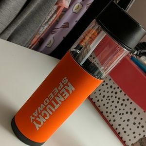 ✨5 for $25✨ Kentucky Speedway Water Bottle w/Neoprene Cover